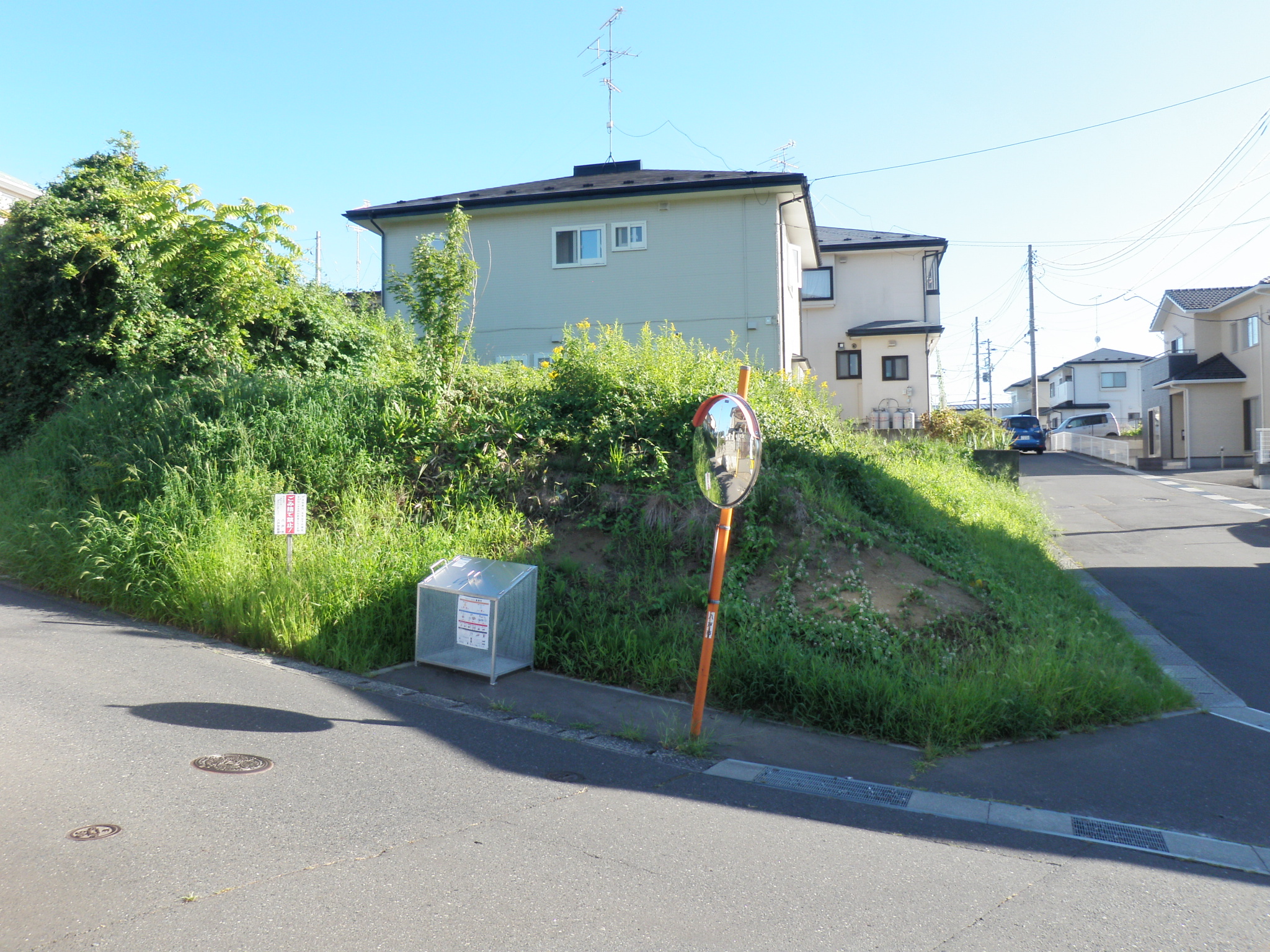建築条件なし！　バス停まで徒歩3分、近くにはスーパーや飲食店などがあり利便性の高い立地です！