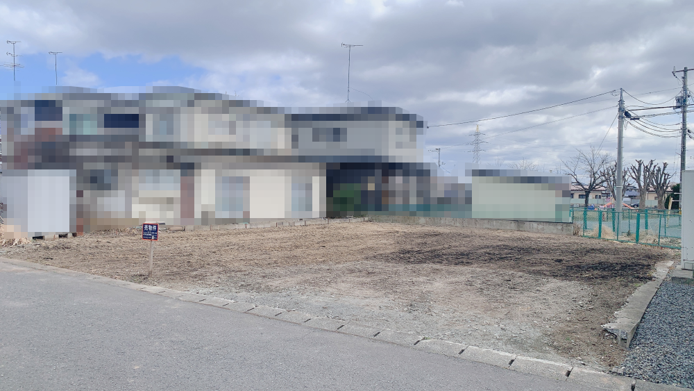 更地でのお引渡しです。国道45号線近く、学校や公園など近隣施設が充実しているエリアです！