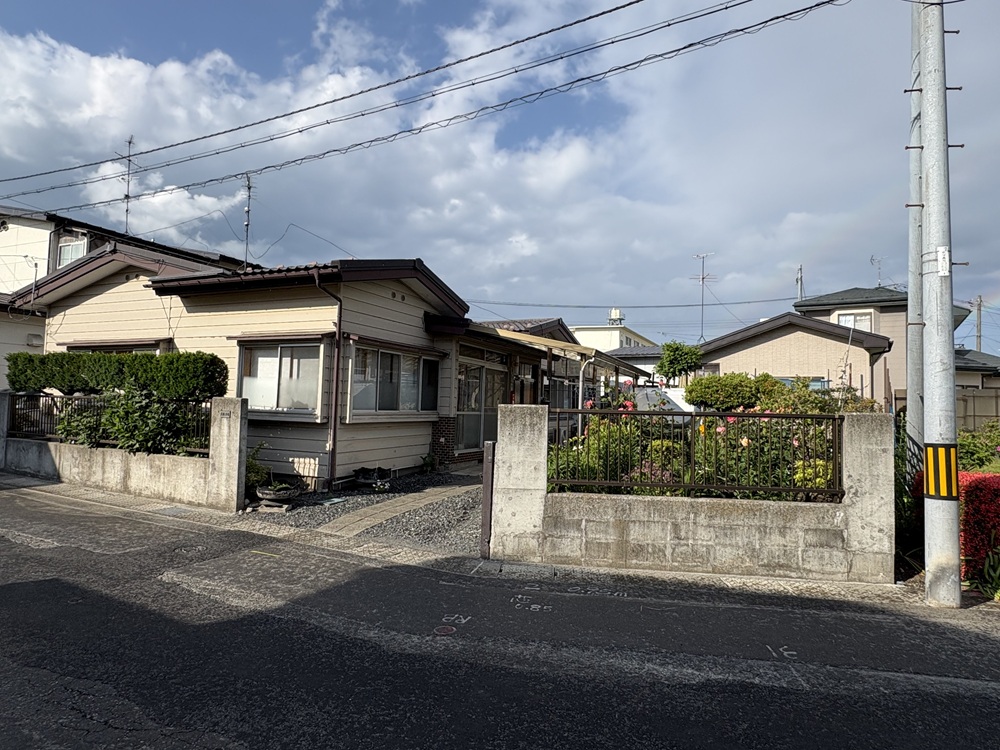 【河原木字小田上】建替え用地としてもご検討可能！昭和45年築平家住宅付きの物件です。