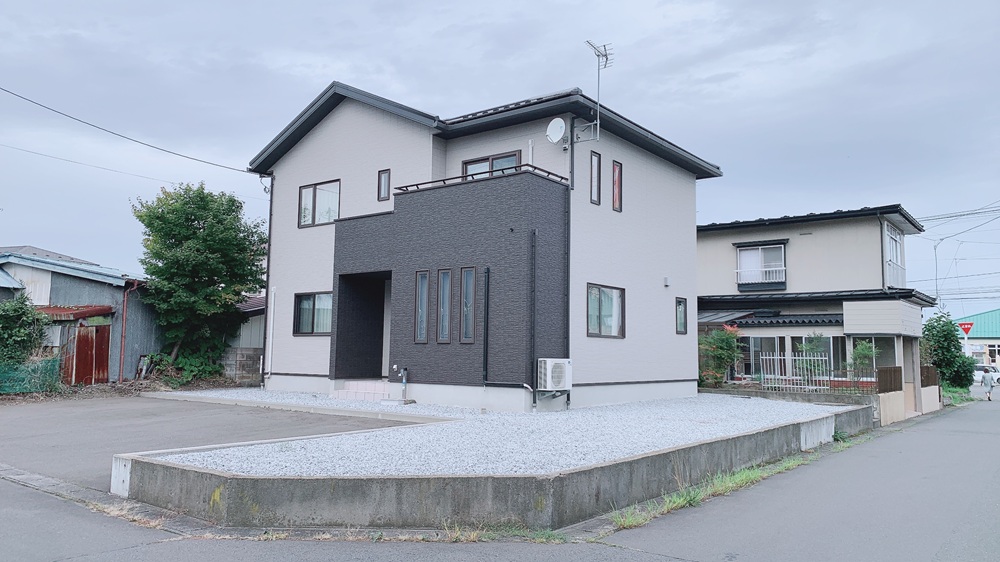 【湊高台3丁目】長期優良認定のオール電化住宅。安心・快適に長く住み続けられる住まいです。お買い物も便利！